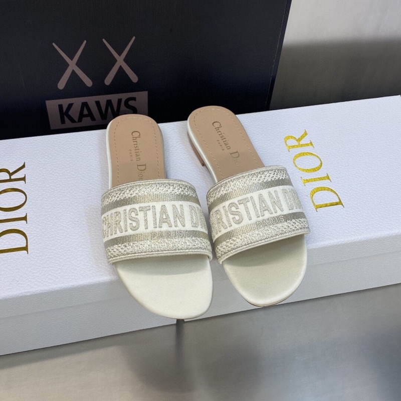 ch**an D*or slippers